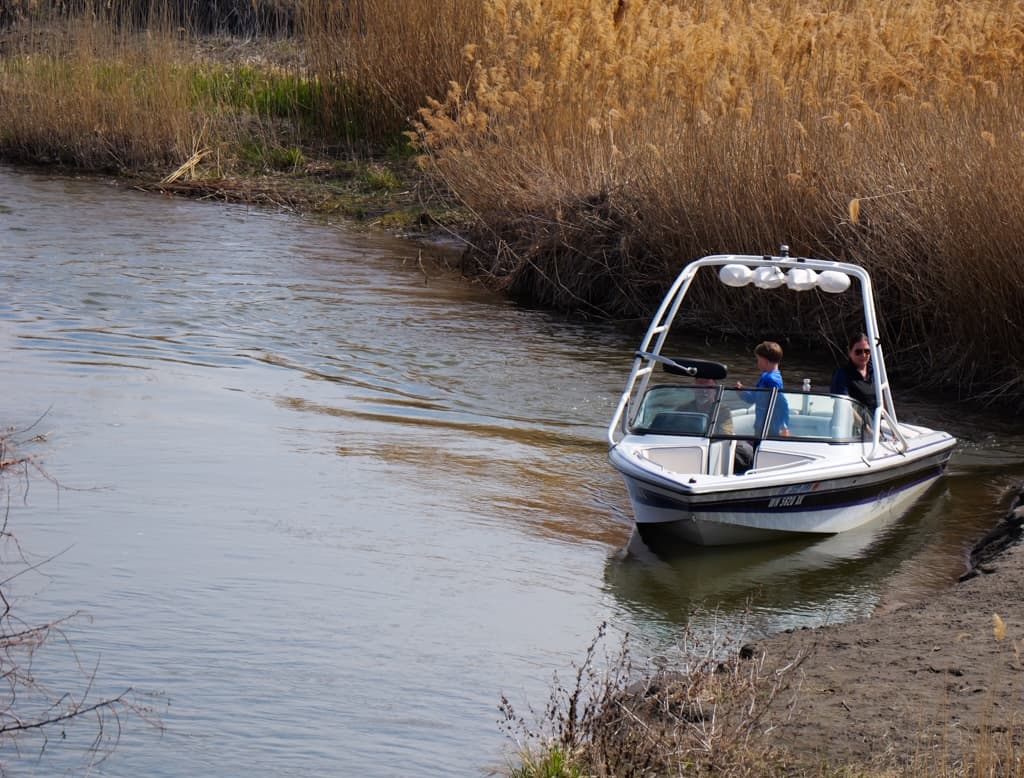A boat near the shore of Potholes Reservoir